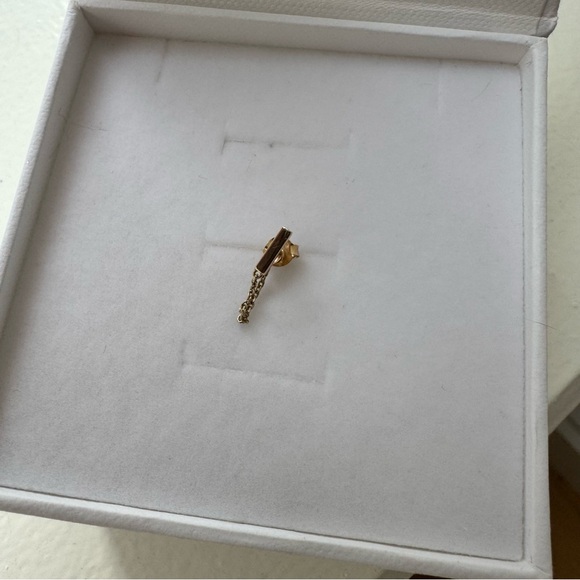 Mejuri Single Bar Chain Stud - Picture 3 of 5